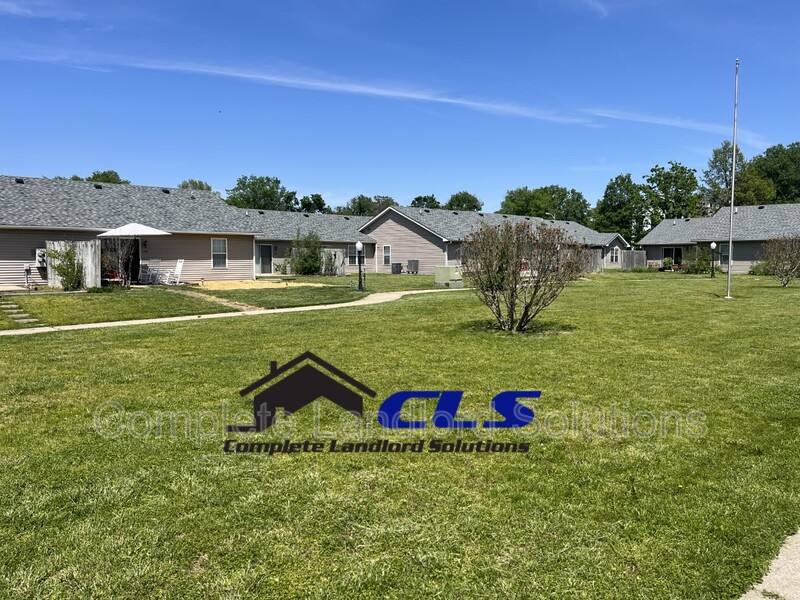 Apartment for rent at 563 Farrington St, Terre Haute, IN 47807