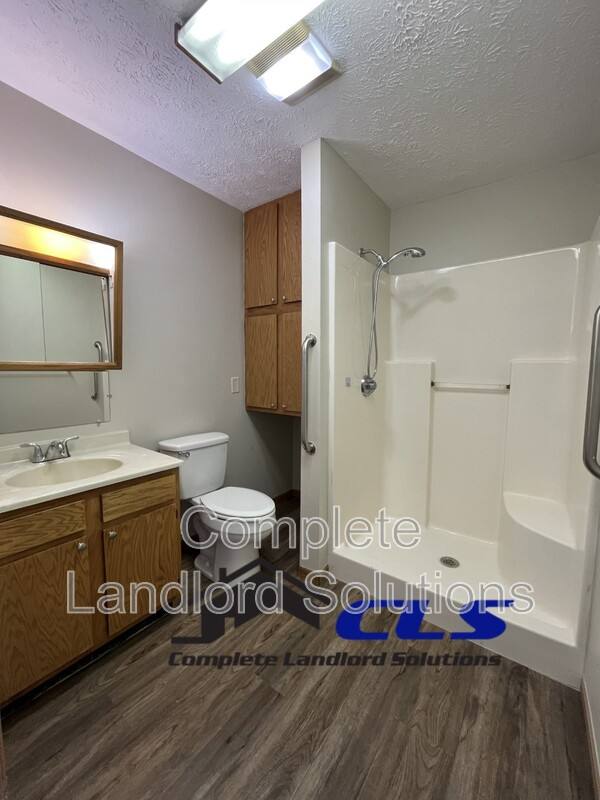 Apartment for rent at 563 Farrington St, Terre Haute, IN 47807