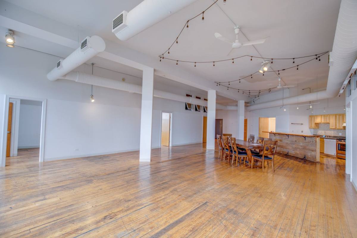 Apartment for rent at 1272-80 N Milwaukee Ave, Chicago, IL 60622
