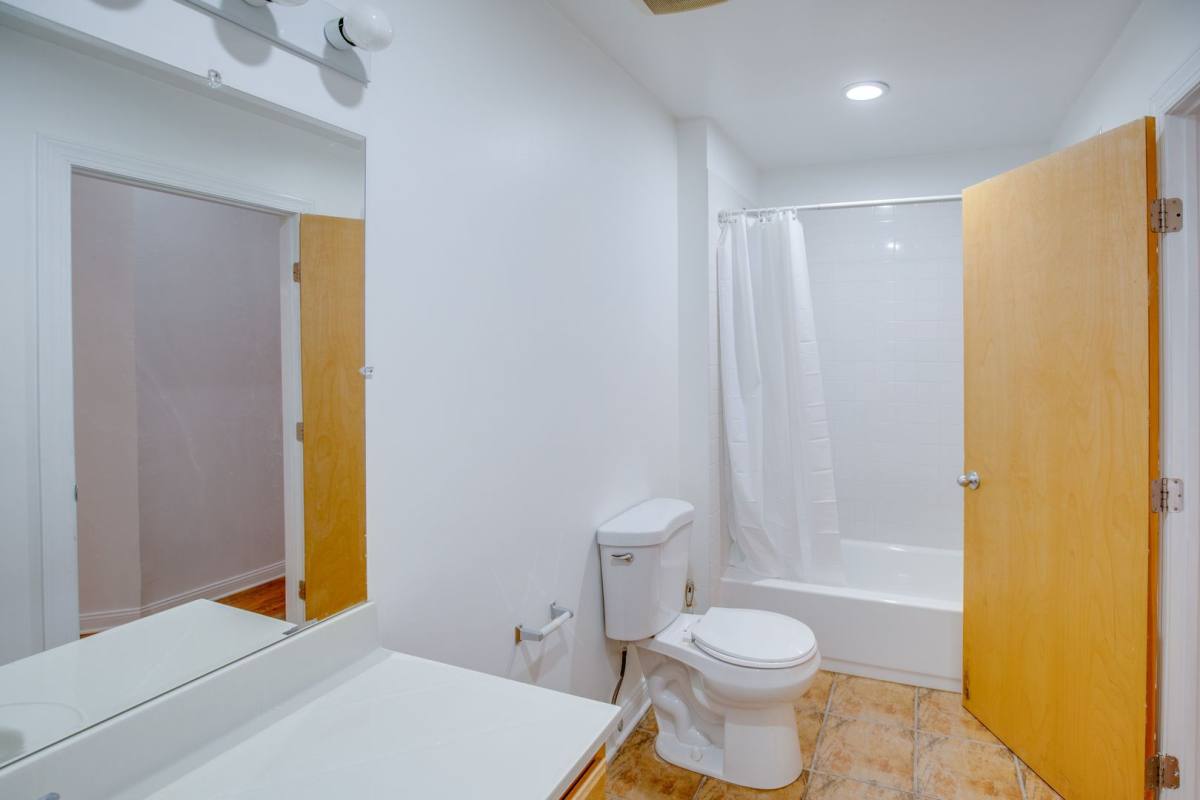 Apartment for rent at 1272-80 N Milwaukee Ave, Chicago, IL 60622
