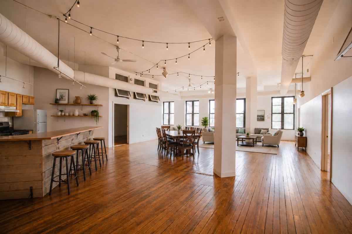 Apartment for rent at 1272-80 N Milwaukee Ave, Chicago, IL 60622