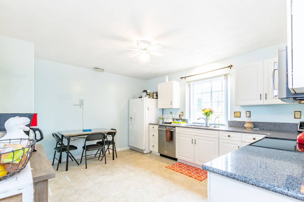 House for rent at 601 Lord Byron Court, Chesapeake, VA 23320