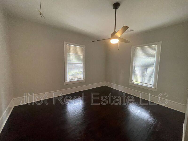 Apartment for rent at 1082 Center St NW #A, Atlanta, GA 30318