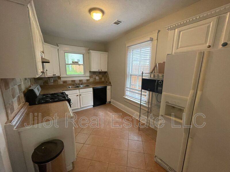 Apartment for rent at 1082 Center St NW #A, Atlanta, GA 30318