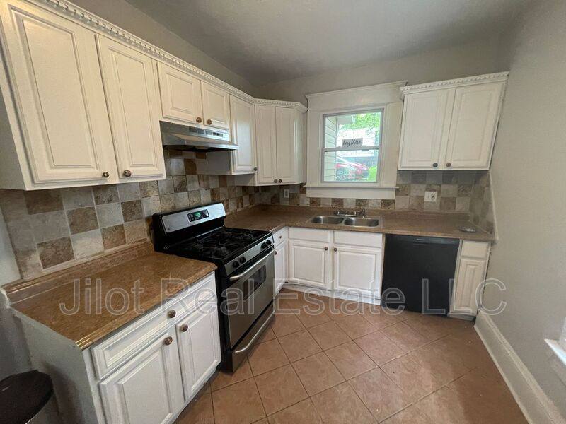 Apartment for rent at 1082 Center St NW #A, Atlanta, GA 30318