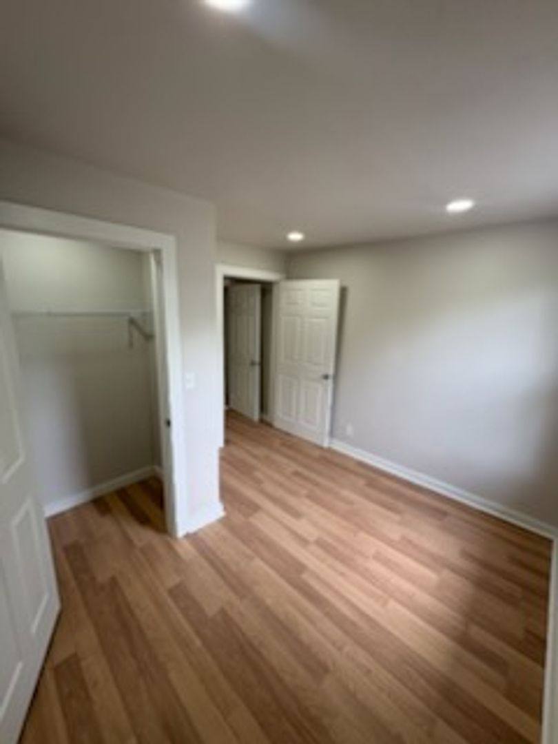 Apartment for rent at 1611 W Barker Ave, Peoria, IL 61606