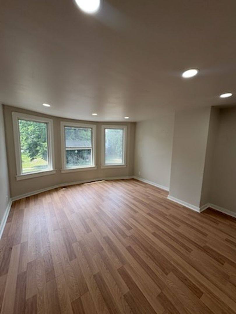 Apartment for rent at 1611 W Barker Ave, Peoria, IL 61606
