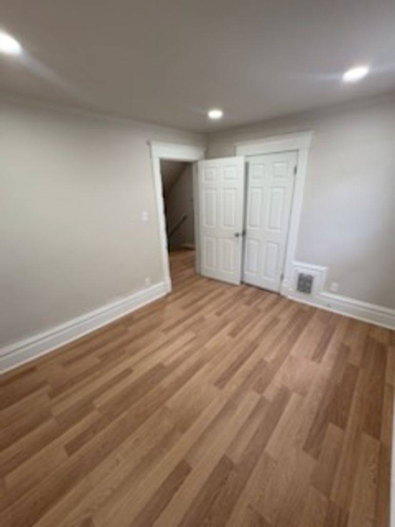 Apartment for rent at 1611 W Barker Ave, Peoria, IL 61606
