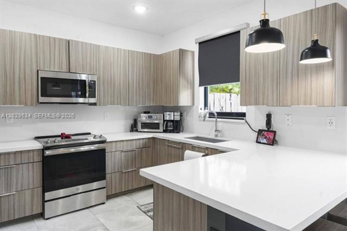Townhouse for rent at 8005 NW 104th Court, Miami, FL 33178