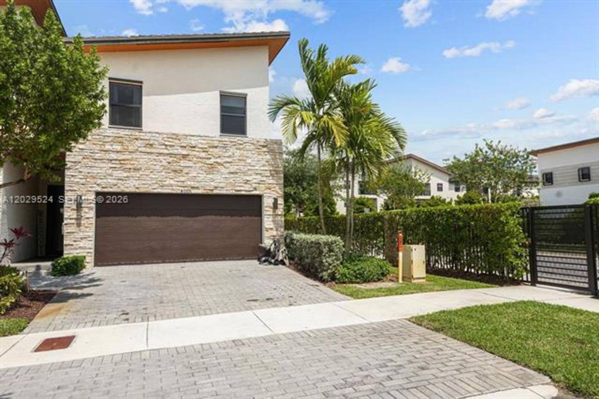Townhouse for rent at 8005 NW 104th Court, Miami, FL 33178
