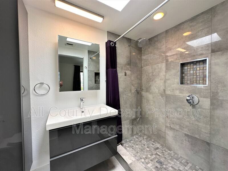 Condo for rent at 401 E Vista Chino #11, Palm Springs, CA 92262