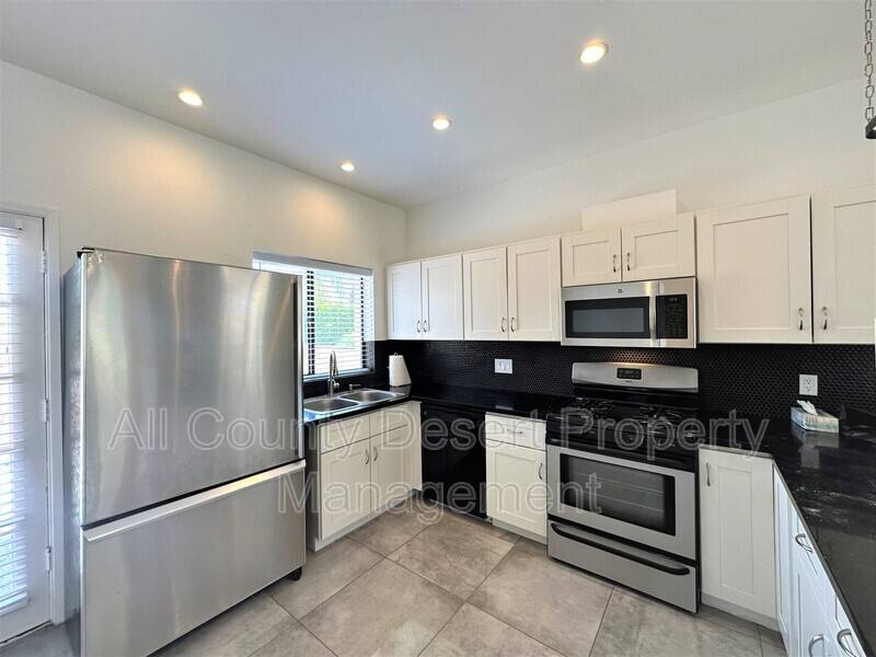 Condo for rent at 401 E Vista Chino #11, Palm Springs, CA 92262