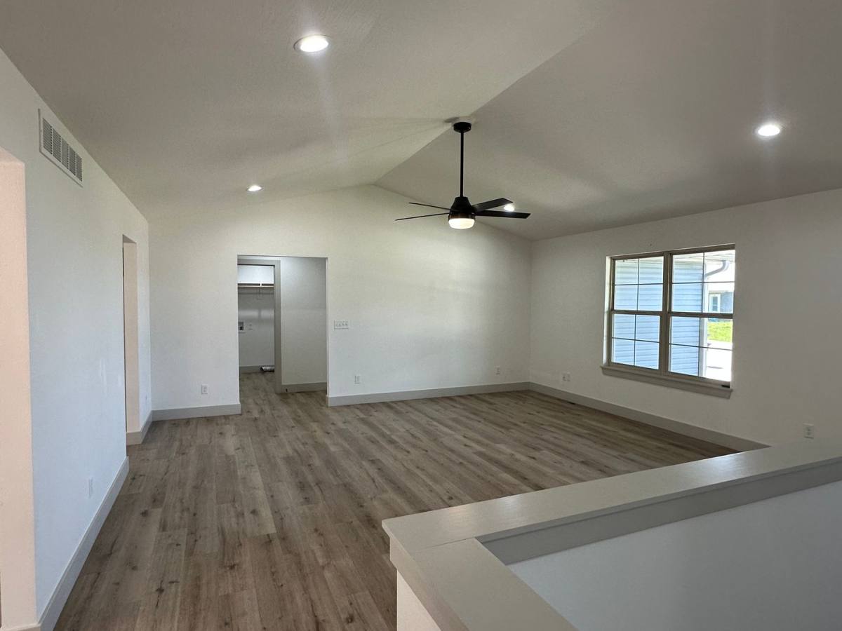 House for rent at 165 Mesa Dr, Waynesville, MO 65583