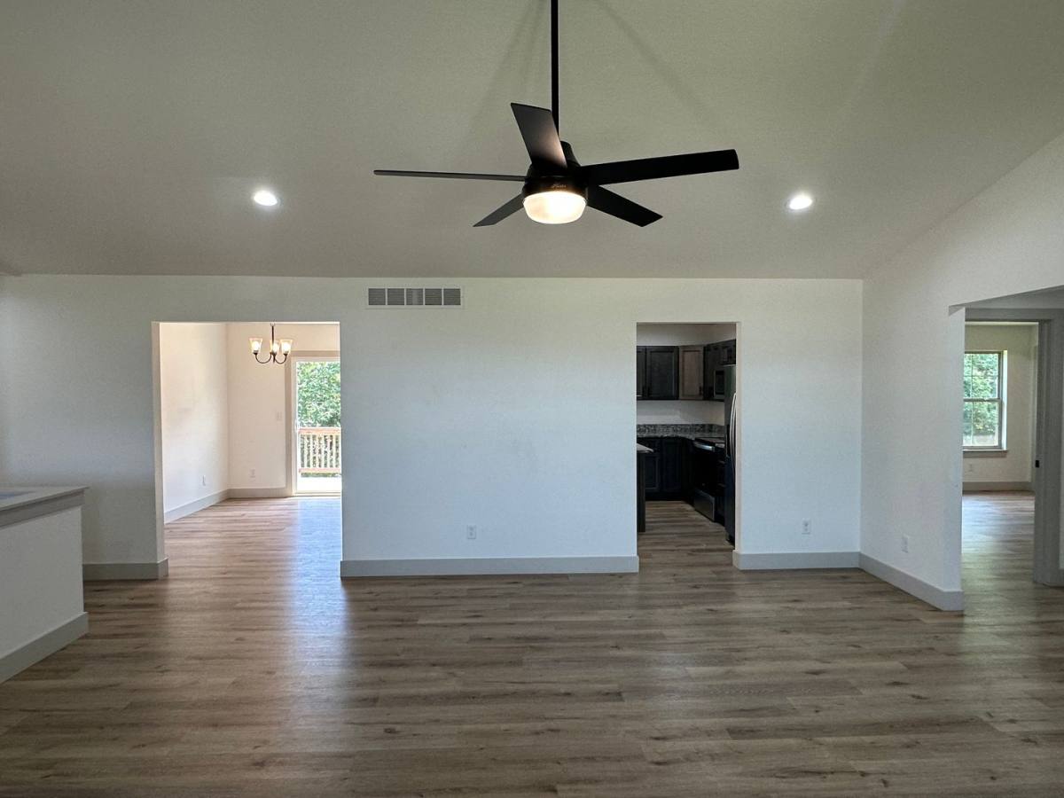 House for rent at 165 Mesa Dr, Waynesville, MO 65583