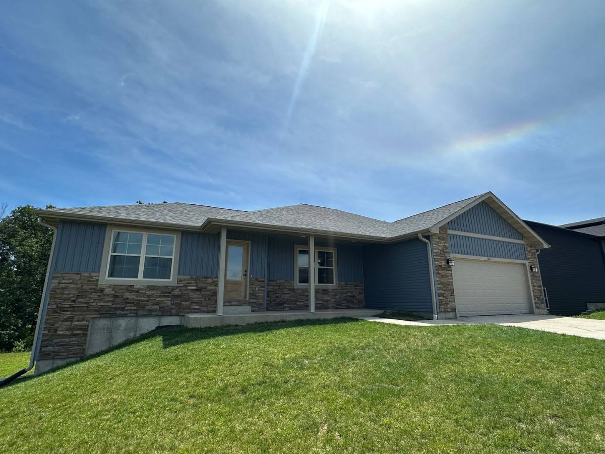 House for rent at 165 Mesa Dr, Waynesville, MO 65583