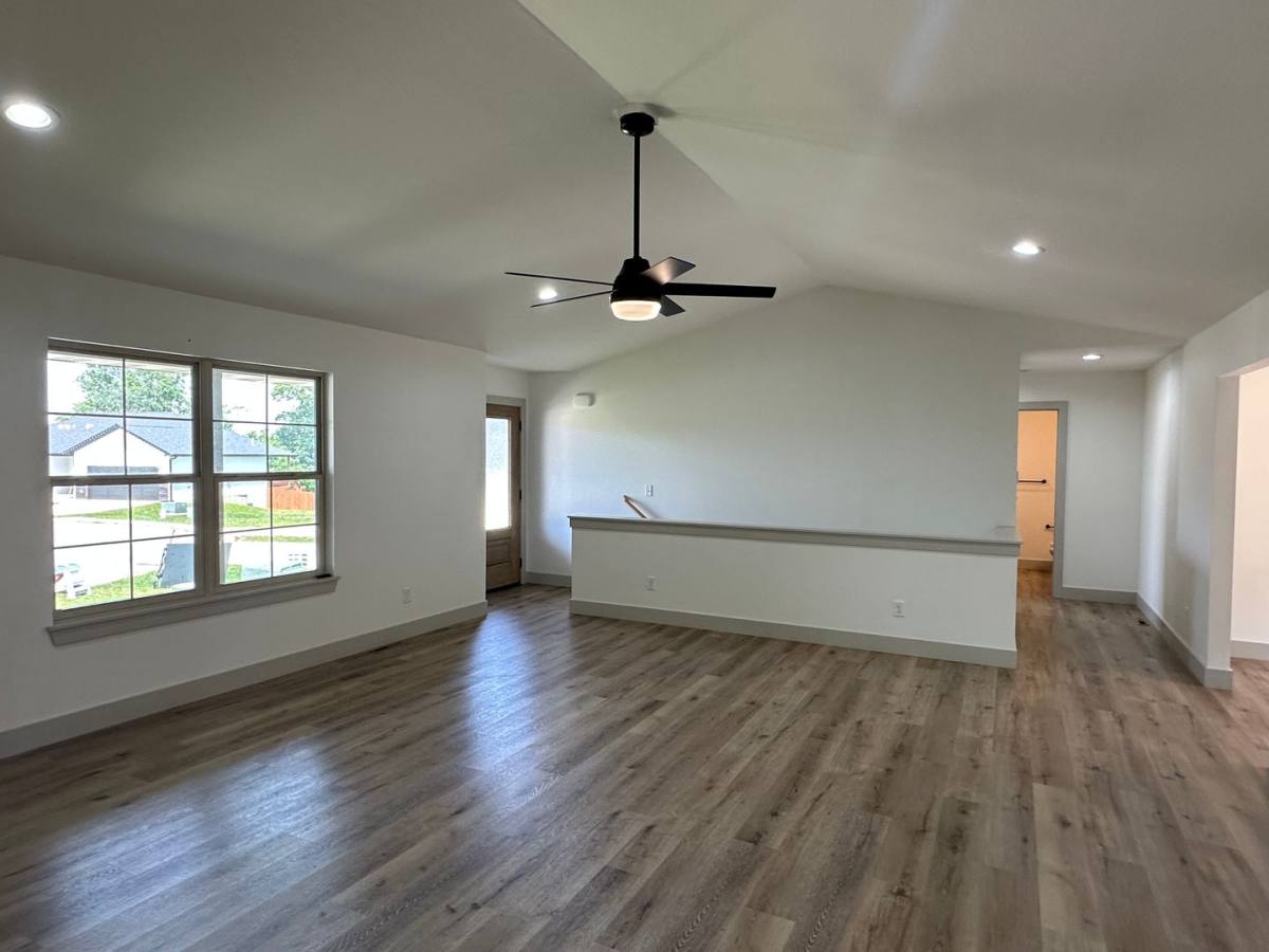 House for rent at 165 Mesa Dr, Waynesville, MO 65583