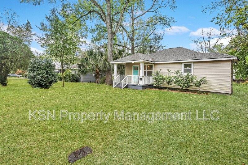 House for rent at 1305 E 32nd St, Savannah, GA 31404