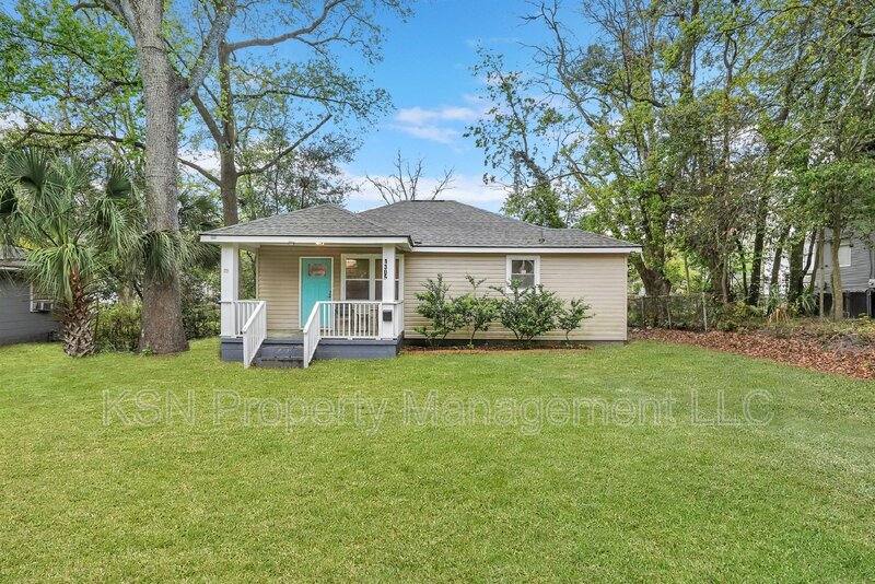 House for rent at 1305 E 32nd St, Savannah, GA 31404