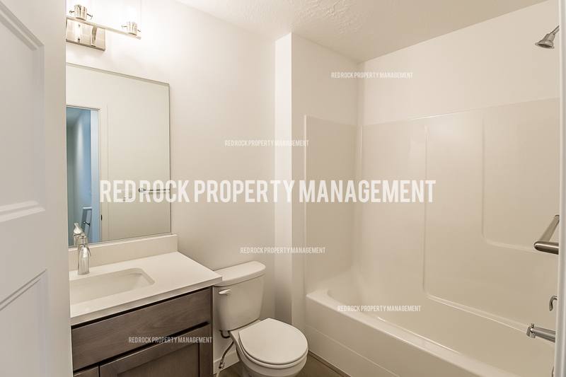 Apartment for rent at 1122 N Davis Lane, Greenacres, WA 99016