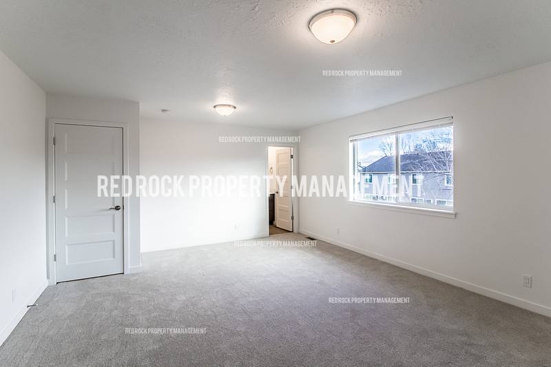 Apartment for rent at 1122 N Davis Lane, Greenacres, WA 99016