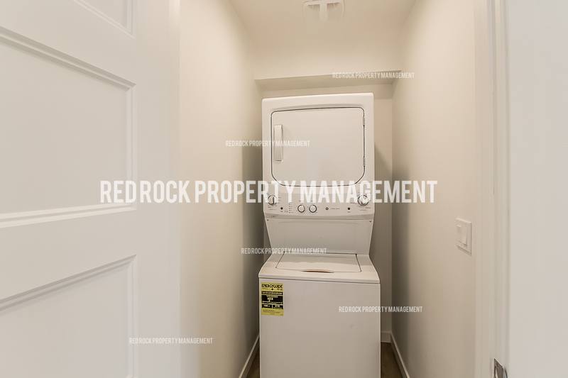 Apartment for rent at 1122 N Davis Lane, Greenacres, WA 99016