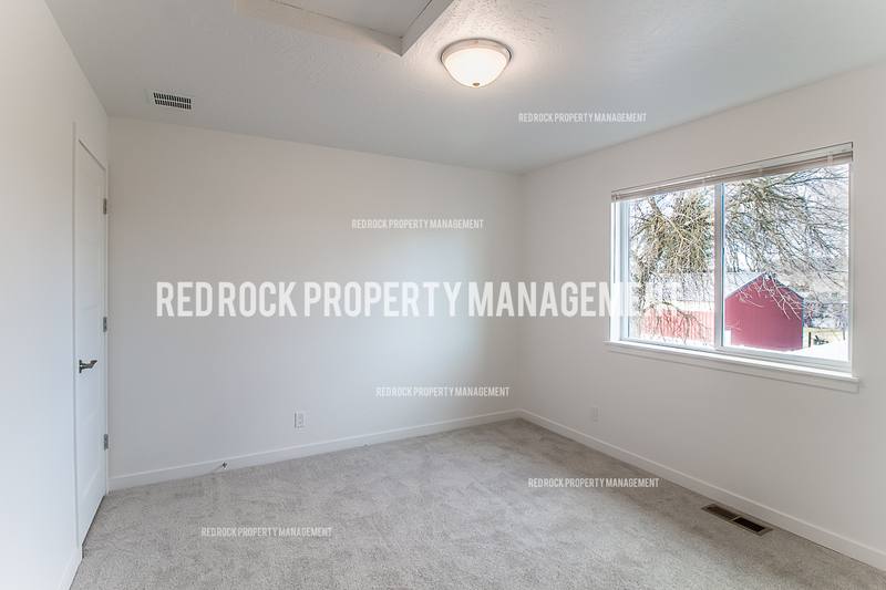 Apartment for rent at 1122 N Davis Lane, Greenacres, WA 99016