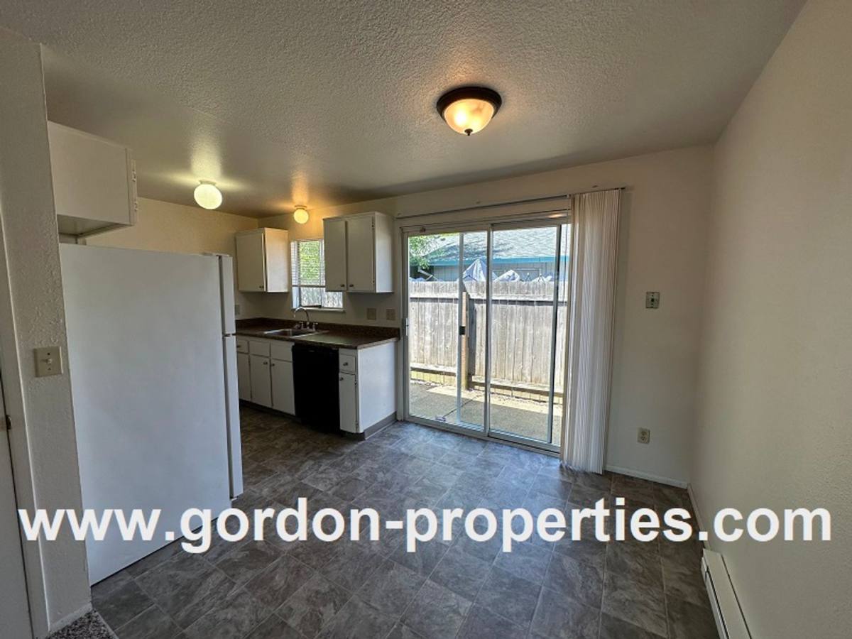 Apartment for rent at 4512 NE Lombard St, Portland, OR 97218