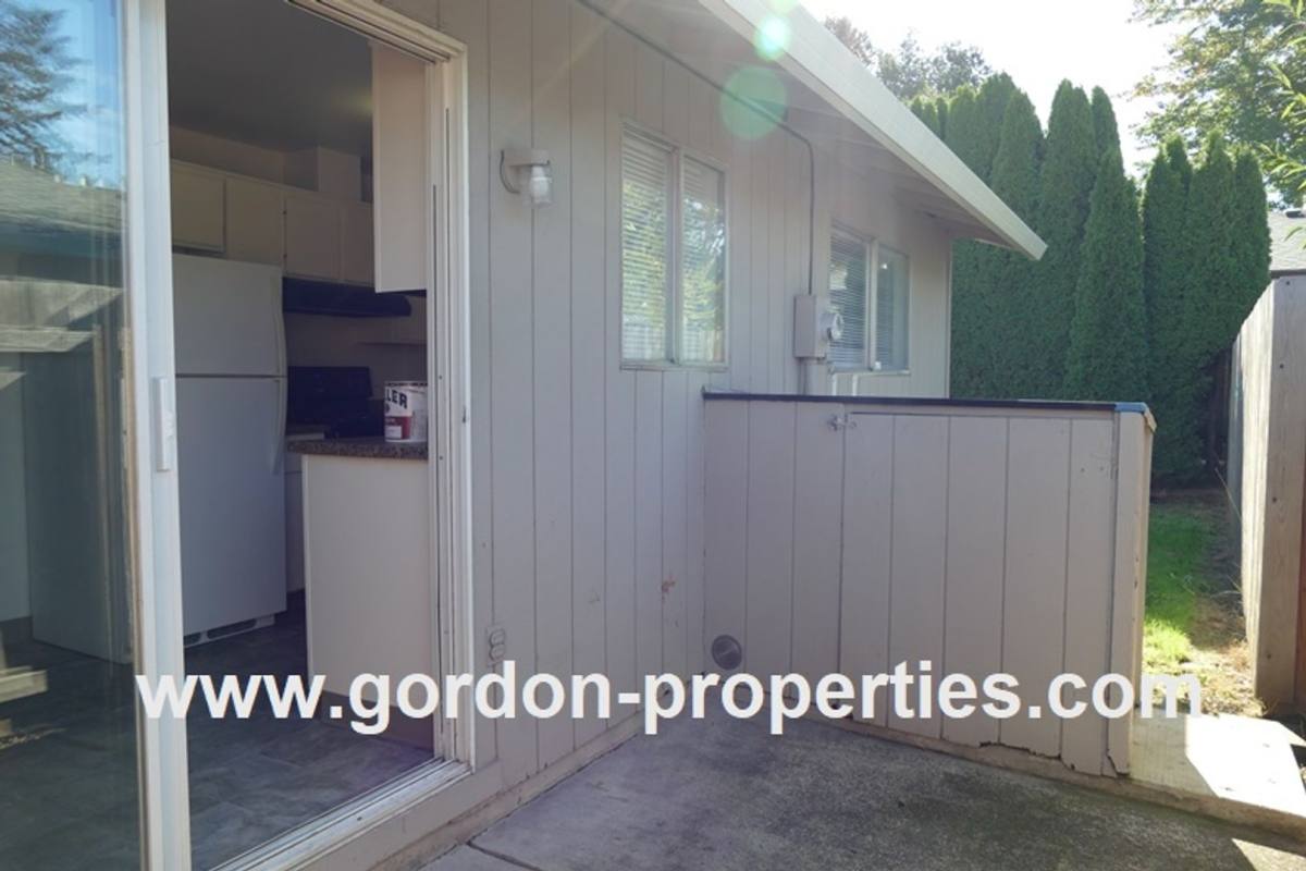 Apartment for rent at 4512 NE Lombard St, Portland, OR 97218