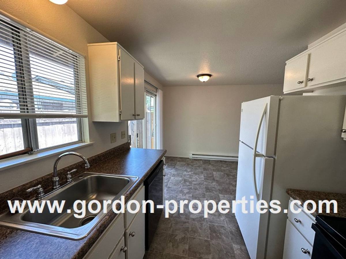 Apartment for rent at 4512 NE Lombard St, Portland, OR 97218