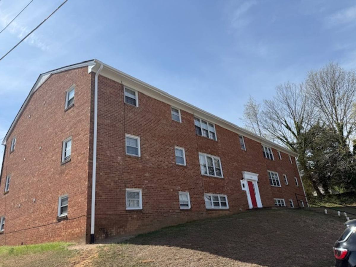 Apartment for rent at 144 Wesley Dr, Danville, VA 24540
