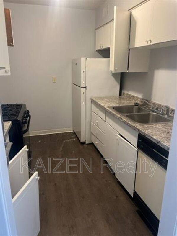 House for rent at 151 N Belvedere Blvd, Memphis, TN 38104