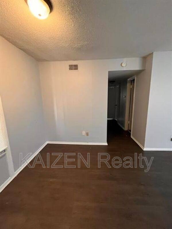 House for rent at 151 N Belvedere Blvd, Memphis, TN 38104