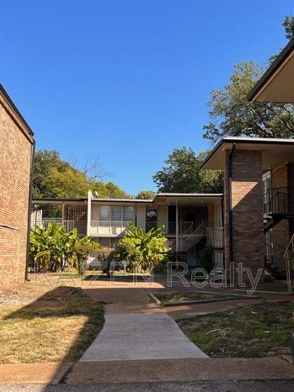 House for rent at 151 N Belvedere Blvd, Memphis, TN 38104