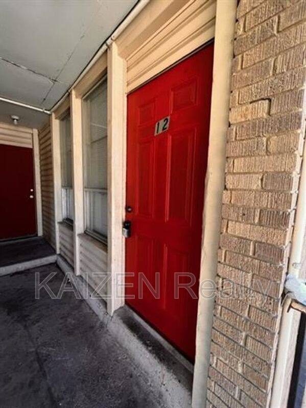 House for rent at 151 N Belvedere Blvd, Memphis, TN 38104