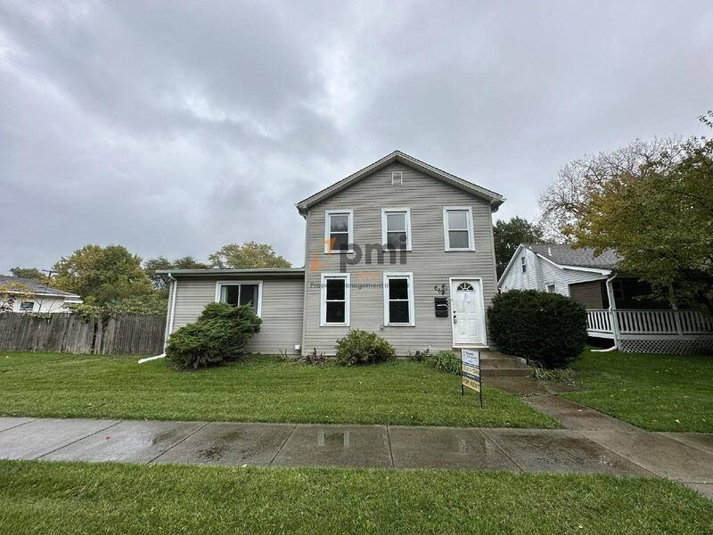 Apartment for rent at 669 Lake St #1, Hobart, IN 46342