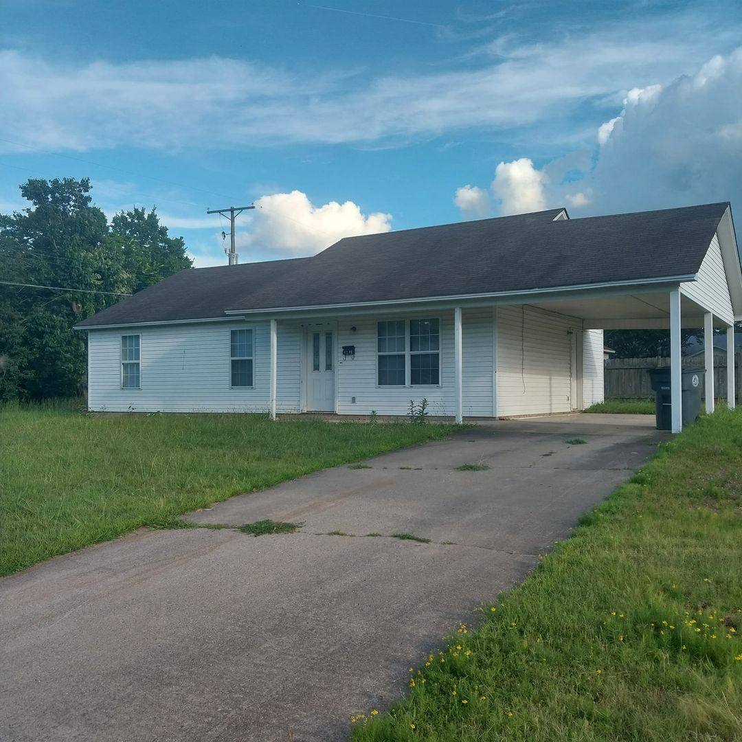 House for rent at 1401 W Academy, Searcy, AR 72143