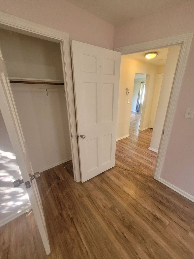 House for rent at 6987 Greenleaf Ave, Cleveland, OH 44130