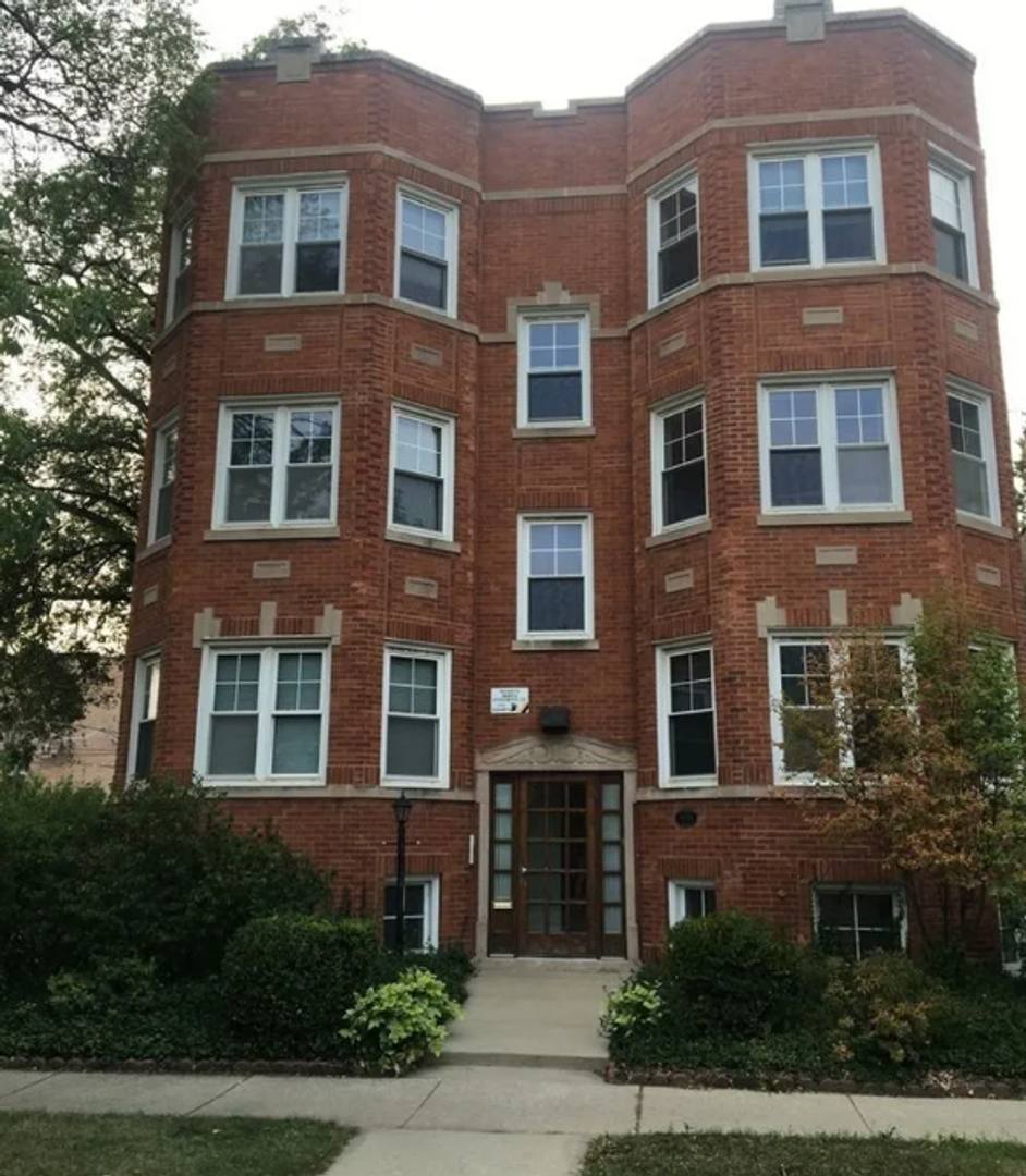Apartment for rent at 829-31 S Euclid Ave, Oak Park, IL 60304