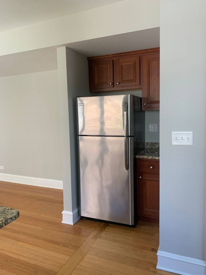 Apartment for rent at 829-31 S Euclid Ave, Oak Park, IL 60304