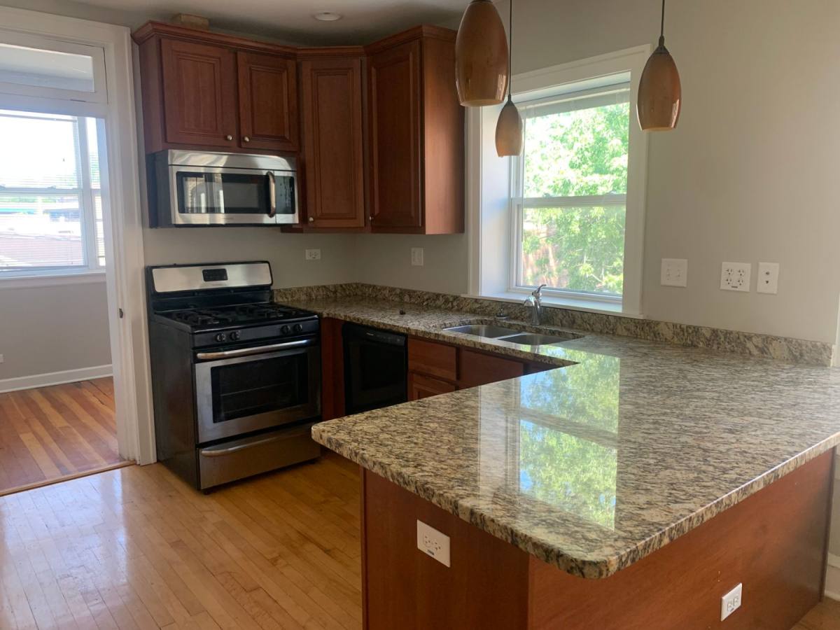 Apartment for rent at 829-31 S Euclid Ave, Oak Park, IL 60304