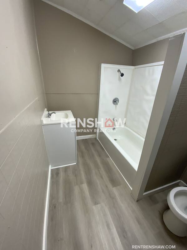 House for rent at 109 Church St #B, Trenton, TN 38382