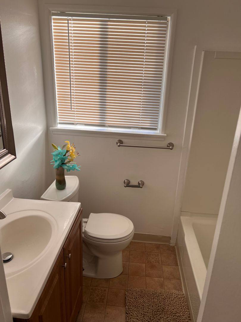Apartment for rent at 13817 Christine Dr, Whittier, CA 90605