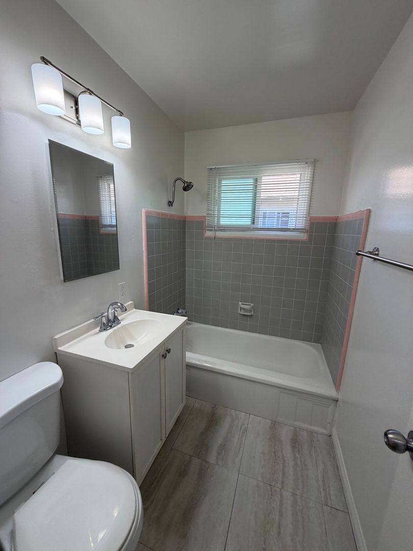 Apartment for rent at 13809 Christine Dr, Whittier, CA 90605