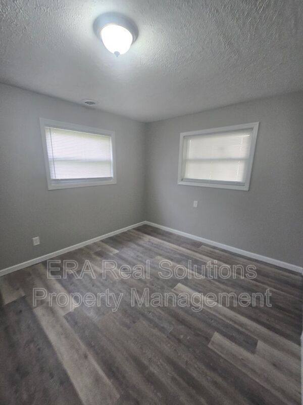 Apartment for rent at 944 Leona Ave, Columbus, OH 43201