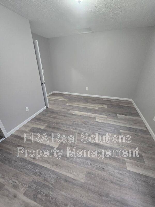 Apartment for rent at 944 Leona Ave, Columbus, OH 43201