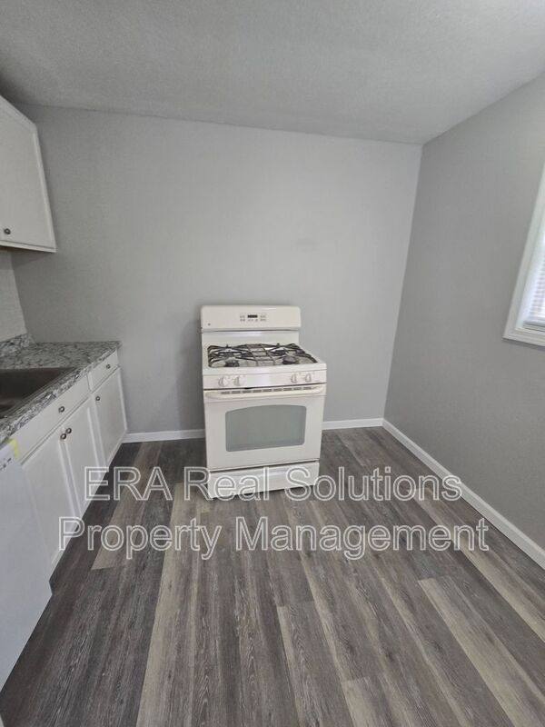 Apartment for rent at 944 Leona Ave, Columbus, OH 43201