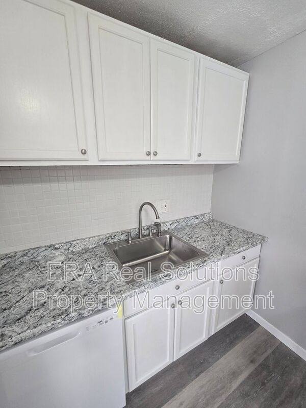 Apartment for rent at 944 Leona Ave, Columbus, OH 43201