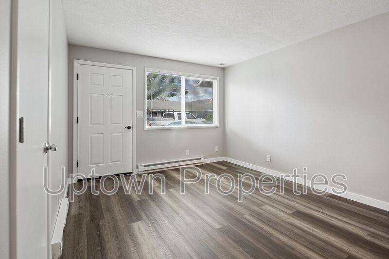 Apartment for rent at 1374 SE Cedar St #1, Hillsboro, OR 97123