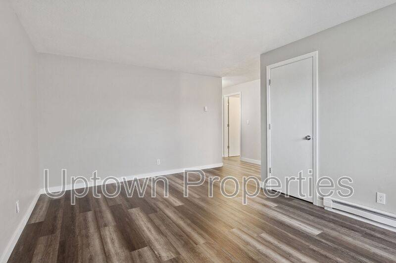 Apartment for rent at 1374 SE Cedar St #1, Hillsboro, OR 97123