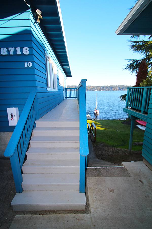 Apartment for rent at 8716 Sand Point Way NE, Seattle, WA 98115